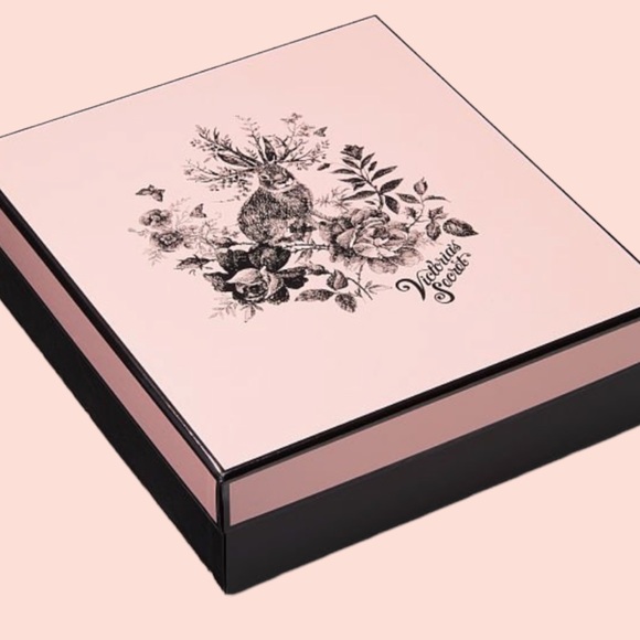 VICTORIA'S SECRET Luxury Butterscotch Cashmere Short & Sweater gift Set - Picture 11 of 13